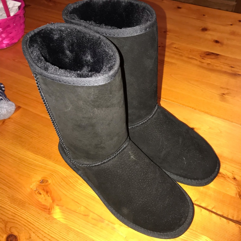 Black Lamo boots.